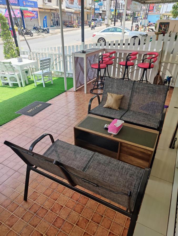 Cafe Nana Hotel Nong Prue Dış mekan fotoğraf